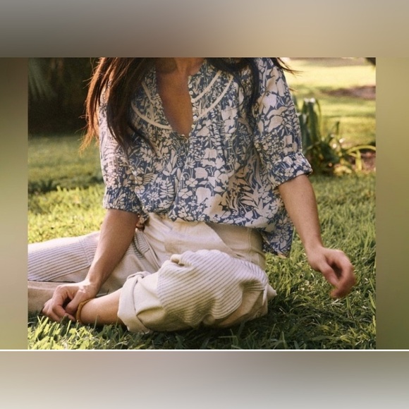 The Great. Size 2 (Medium) The Storyteller Top Green Cotton Floral Blouse - Picture 2 of 7